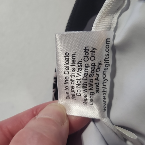 THIRTY-ONE Black White Floral Plastic Lined Zippered Pouch - Picture 10 of 11